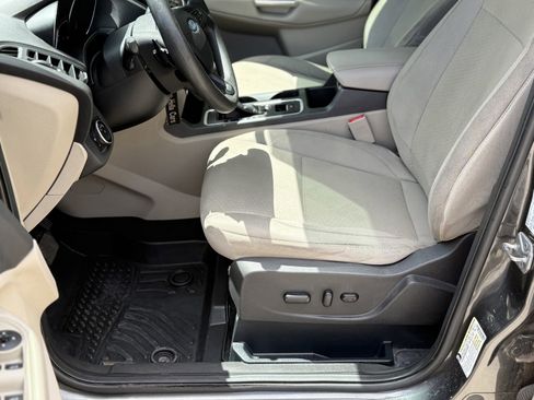 Used 2017 Ford Escape SE FWD image 18