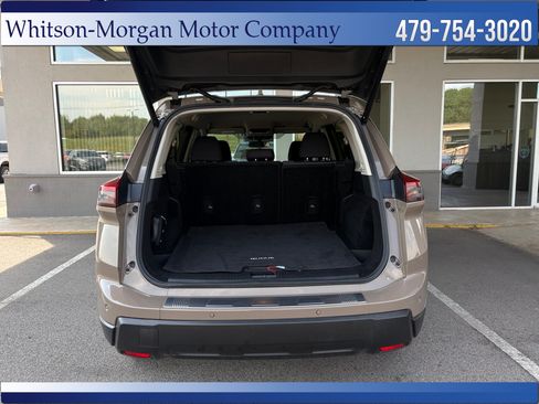 Used 2024 Nissan Rogue SV FWD image 29