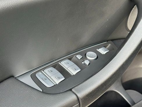 Used 2024 BMW X3 M40i w/ Premium Package image 17