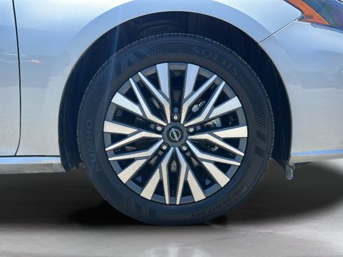 Used 2025 Nissan Altima 2.5 SV w/ SV Premium Package FWD image 30