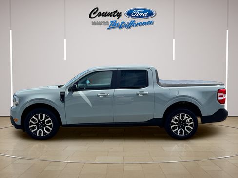 Used 2024 Ford Maverick Lariat FWD image 3