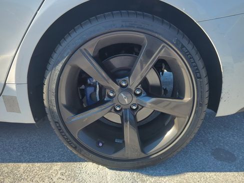 Used 2019 Genesis G70 2.0T Advanced w/ Sport Package image 9