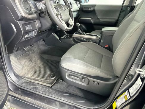 Used 2022 Toyota Tacoma SR5 image 9
