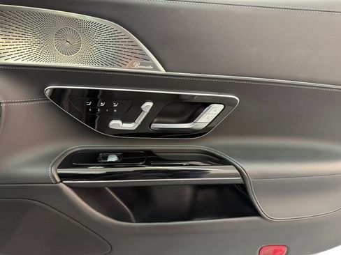 Certified 2022 Mercedes-Benz SL 63 AMG 4MATIC w/ Driver Assistance Package image 22