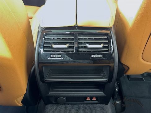 Used 2023 BMW 530e xDrive 530e iPerformance w/ Premium Package image 31