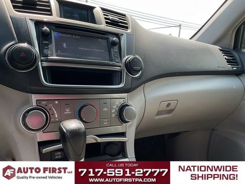 Used 2013 Toyota Highlander Plus AWD/4WD image 16