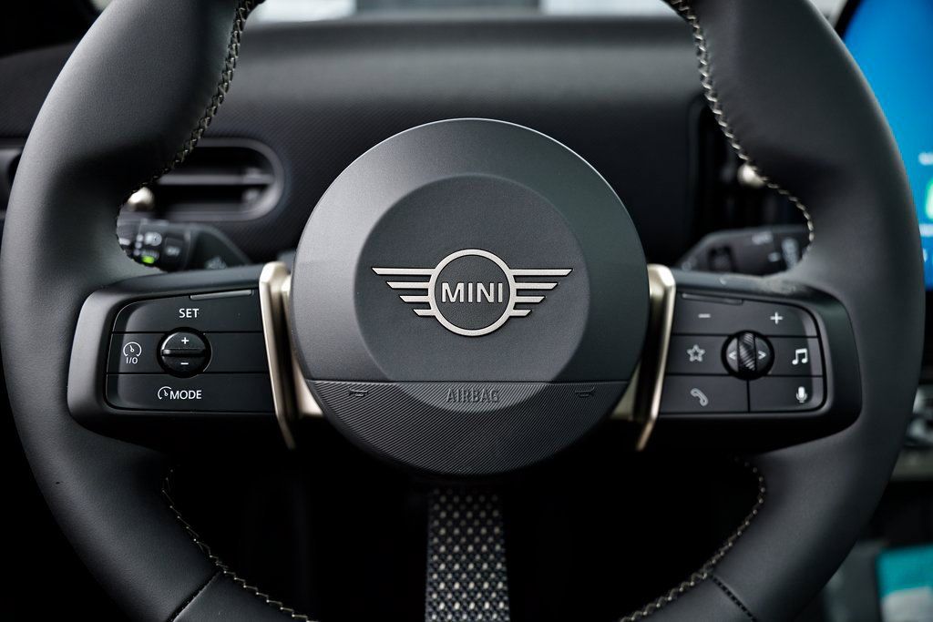 New 2026 MINI Cooper 2-Door Hardtop FWD image 31