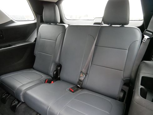 Used 2019 Chevrolet Traverse Premier AWD/4WD image 11