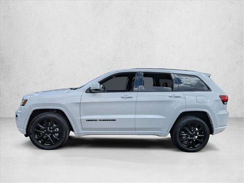 Used 2021 Jeep Grand Cherokee Laredo X image 9