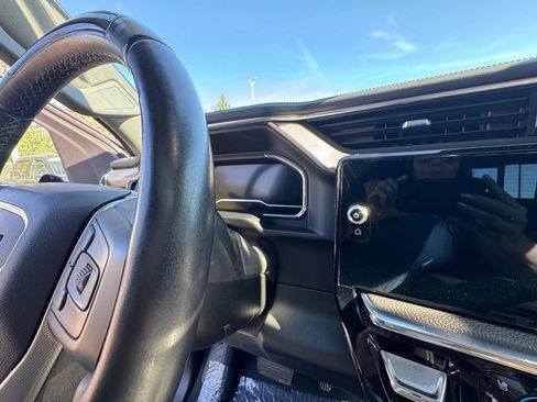 Used 2024 GMC Sierra 1500 Denali AWD/4WD image 28