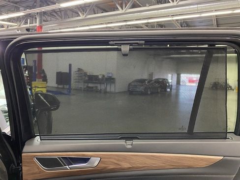 Used 2024 Volkswagen Atlas SE image 38