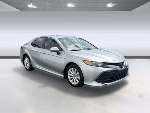 Certified 2020 Toyota Camry LE FWD image 7