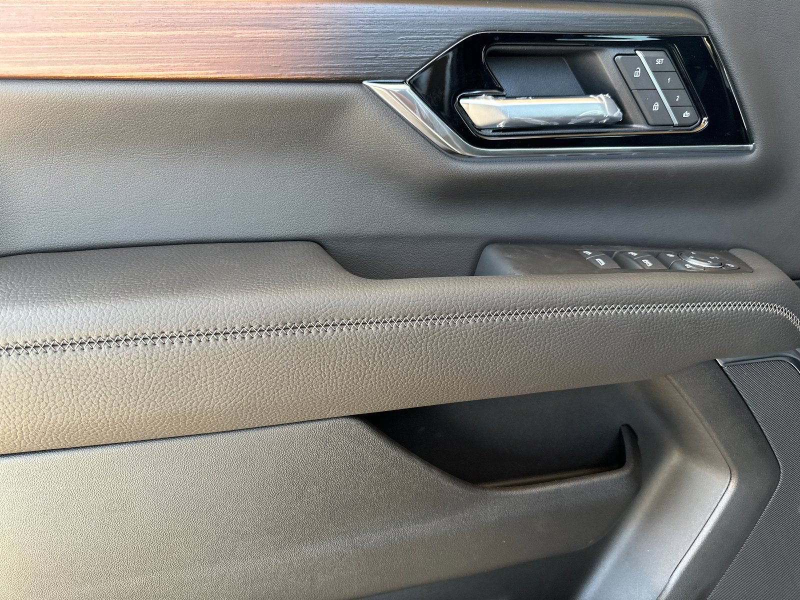 New 2026 GMC Yukon Denali AWD/4WD image 11