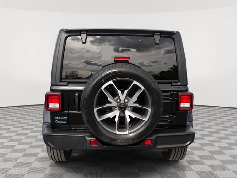 Used 2024 Jeep Wrangler Unlimited w/ Convenience Group AWD/4WD image 6