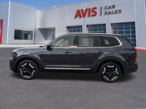 Used 2025 Kia Telluride S image 2