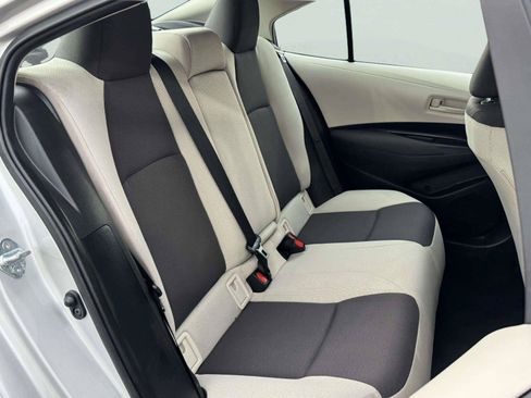 Used 2025 Toyota Corolla LE FWD image 41