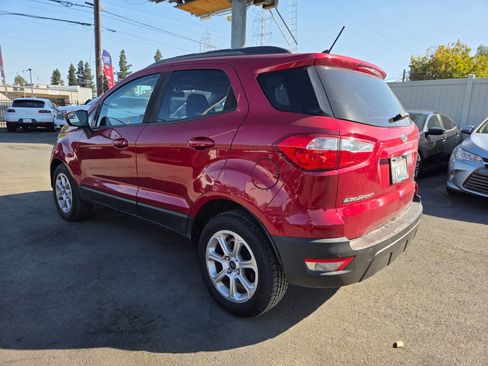 Used 2018 Ford EcoSport SE image 2