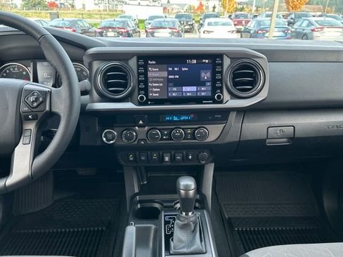 Used 2023 Toyota Tacoma TRD Off-Road image 16