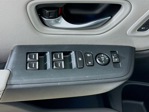 Certified 2025 Honda Pilot Touring image 21
