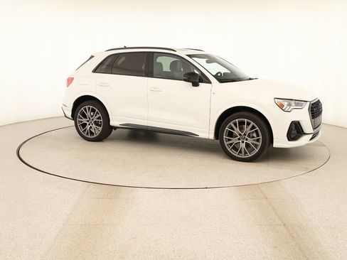 Certified 2025 Audi Q3 2.0T Premium Plus w/ Premium Plus Package AWD/4WD image 9