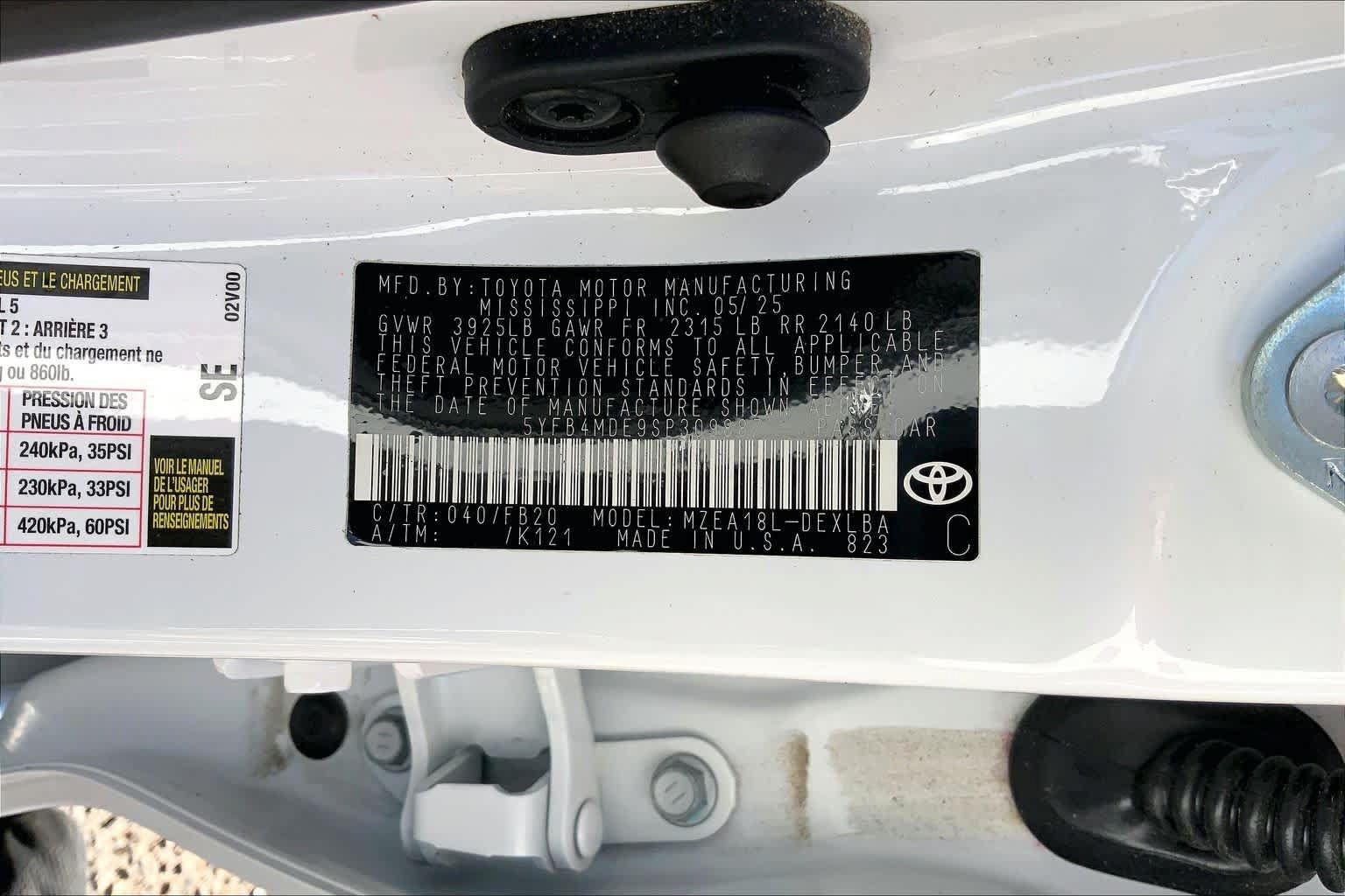 Used 2025 Toyota Corolla LE FWD image 34