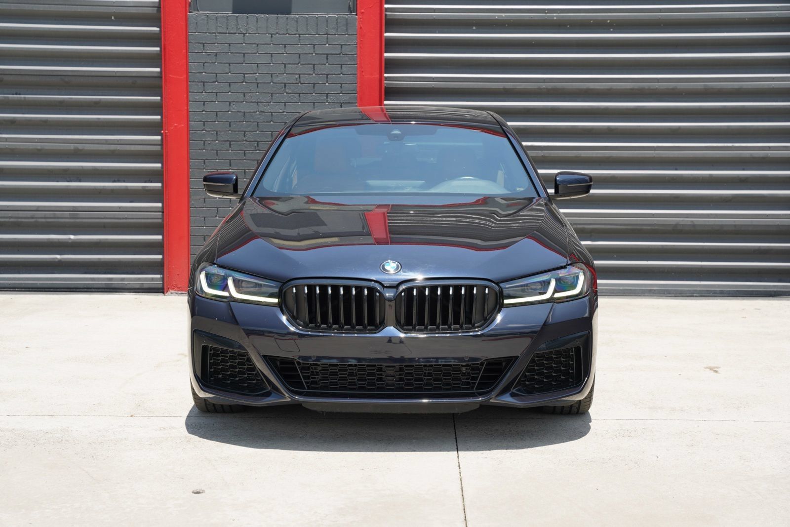 Used 2023 BMW 540i w/ M Sport Package RWD image 2