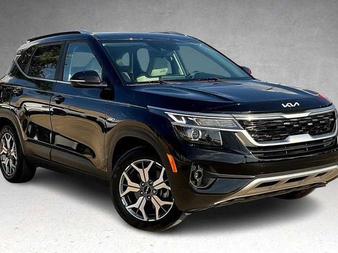 Certified 2022 Kia Seltos EX image 20