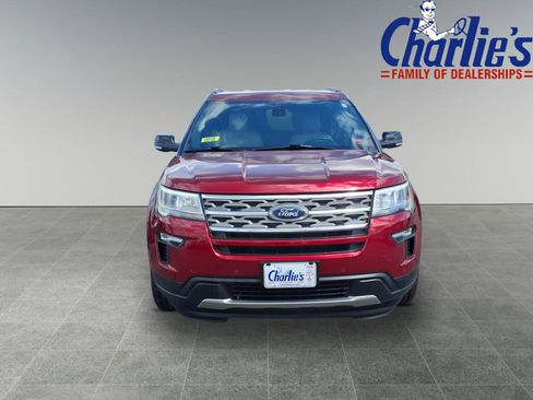 Used 2018 Ford Explorer XLT w/ Equipment Group 202A AWD/4WD image 2
