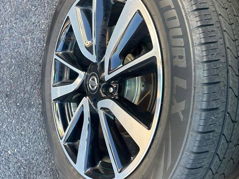 Used 2020 Nissan Rogue SL w/ Premium Package AWD/4WD image 16