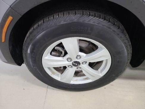 Used 2023 Kia Sorento LX FWD image 34