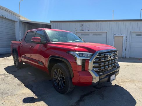 Used 2025 Toyota Tundra Platinum AWD/4WD image 7
