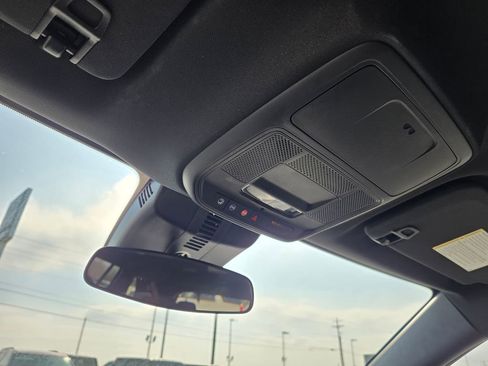 Used 2025 GMC Acadia Elevation image 21