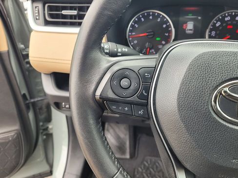 Used 2022 Toyota RAV4 XLE Premium w/ Carpet Mat Package (TMS) image 23
