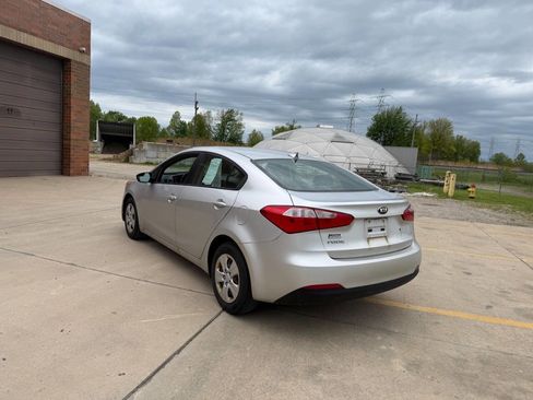Used 2014 Kia Forte LX FWD image 3