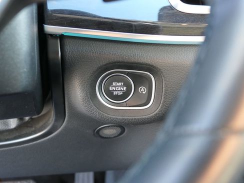 Used 2023 Mercedes-Benz GLS 450 4MATIC image 19