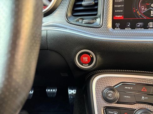 Used 2015 Dodge Challenger SRT Hellcat image 29