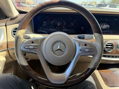 Used 2019 Mercedes-Benz S 560 Sedan w/ Premium Package image 17