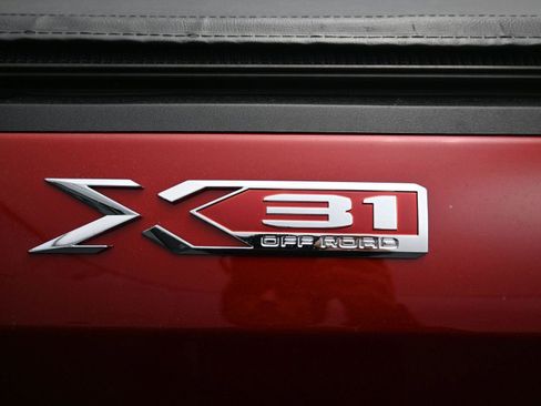 Used 2023 GMC Sierra 1500 SLT w/ SLT Premium Plus Package image 17