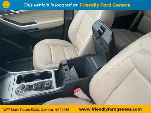 Used 2023 Ford Explorer XLT w/ Equipment Group 202A AWD/4WD image 31