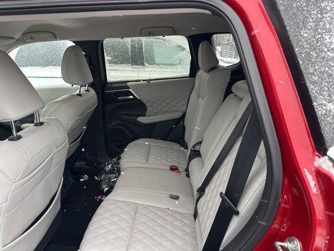 Used 2024 Mitsubishi Outlander SEL image 15