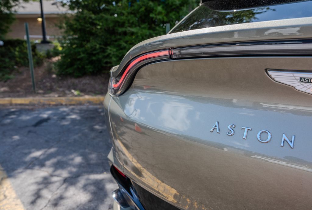 Used 2023 Aston Martin DBX AWD/4WD image 26