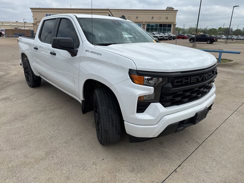 Used 2023 Chevrolet Silverado 1500 Custom image 18