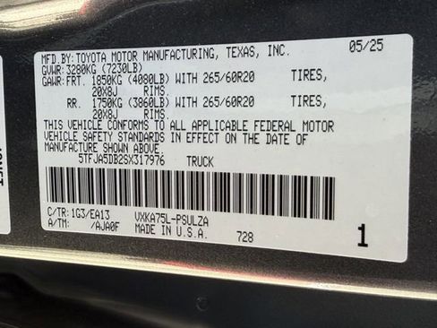 Used 2025 Toyota Tundra Limited image 35