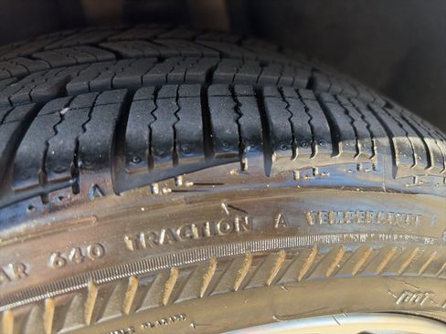 Used 2018 BMW 230i Coupe image 12