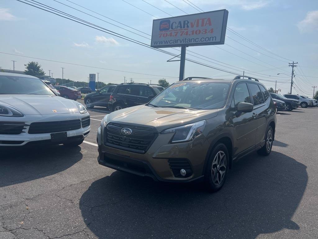 Used 2023 Subaru Forester Premium AWD/4WD image 1
