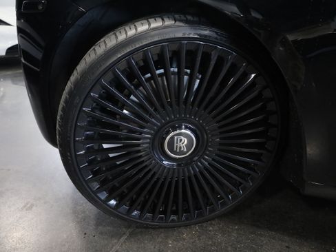Used 2017 Rolls-Royce Ghost image 13