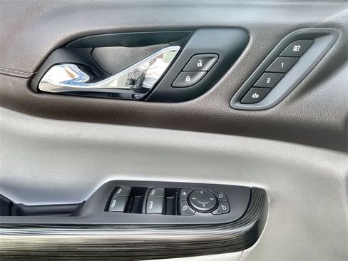 Certified 2021 GMC Acadia SLT w/ Preferred Package image 23