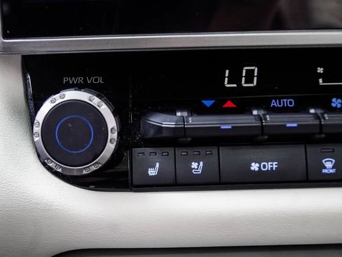 Used 2022 Toyota Tundra Capstone AWD/4WD image 31