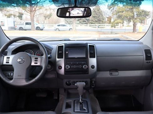 Used 2011 Nissan Frontier SL w/ Moonroof Pkg image 17