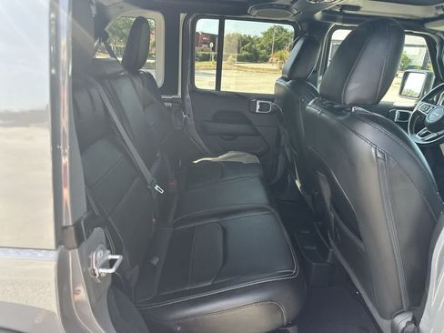 Certified 2022 Jeep Wrangler Unlimited Sahara AWD/4WD image 22